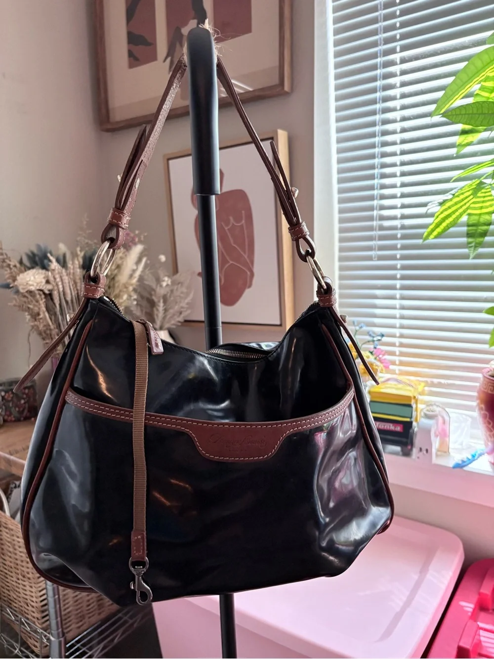 Dooney & Bourke black patent leather Bag purse - Picture 3 of 14